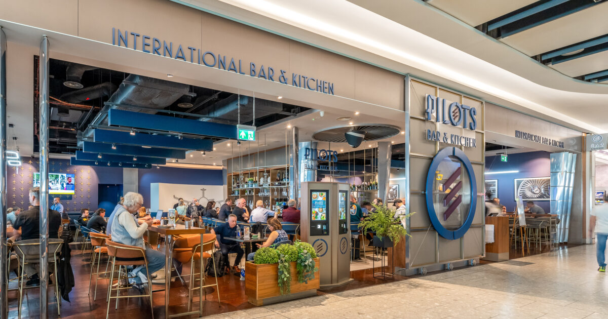 Pilots Bar & Kitchen, Heathrow Airport | Furniture Fusion